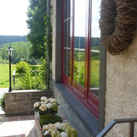 Chalet Sur Lesse Maissin