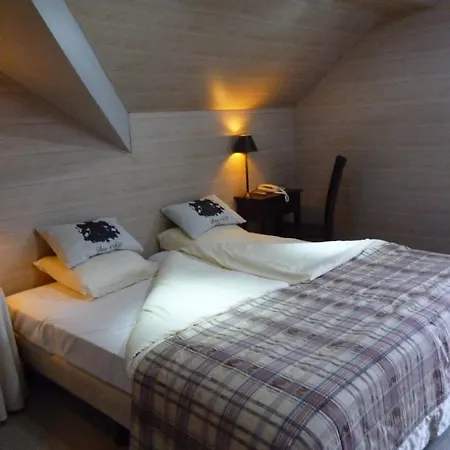 Chalet Sur Lesse Hotel 3*
